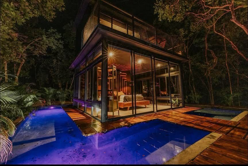 Tiny House Pool — Shitoushui